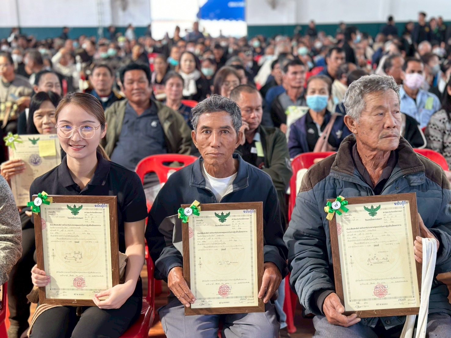 title - ส.ป.ก. มอบเอกสารสิทธิให้เข้าทำประโยชน์ในเขตปฏิรูปที่ดิน 420 ราย ประจำปีงบประมาณ พ.ศ. 2569 ในโครงการพัฒนาองค์ความรู้เกี่ยวกับสิทธิและหน้าที่เกษตรกรผู้ได้รับการจัดที่ดินในเขตปฏิรูปที่ดินก่อนรับมอบเอกสารสิทธิให้ใช้ทำประโยชน์ในเขตปฏิรูปที่ดิน ณ โรงเรียนแม่ตืนวิทยา ตำบลแม่ตืน อำเภอลี้ จังหวัดลำพูน